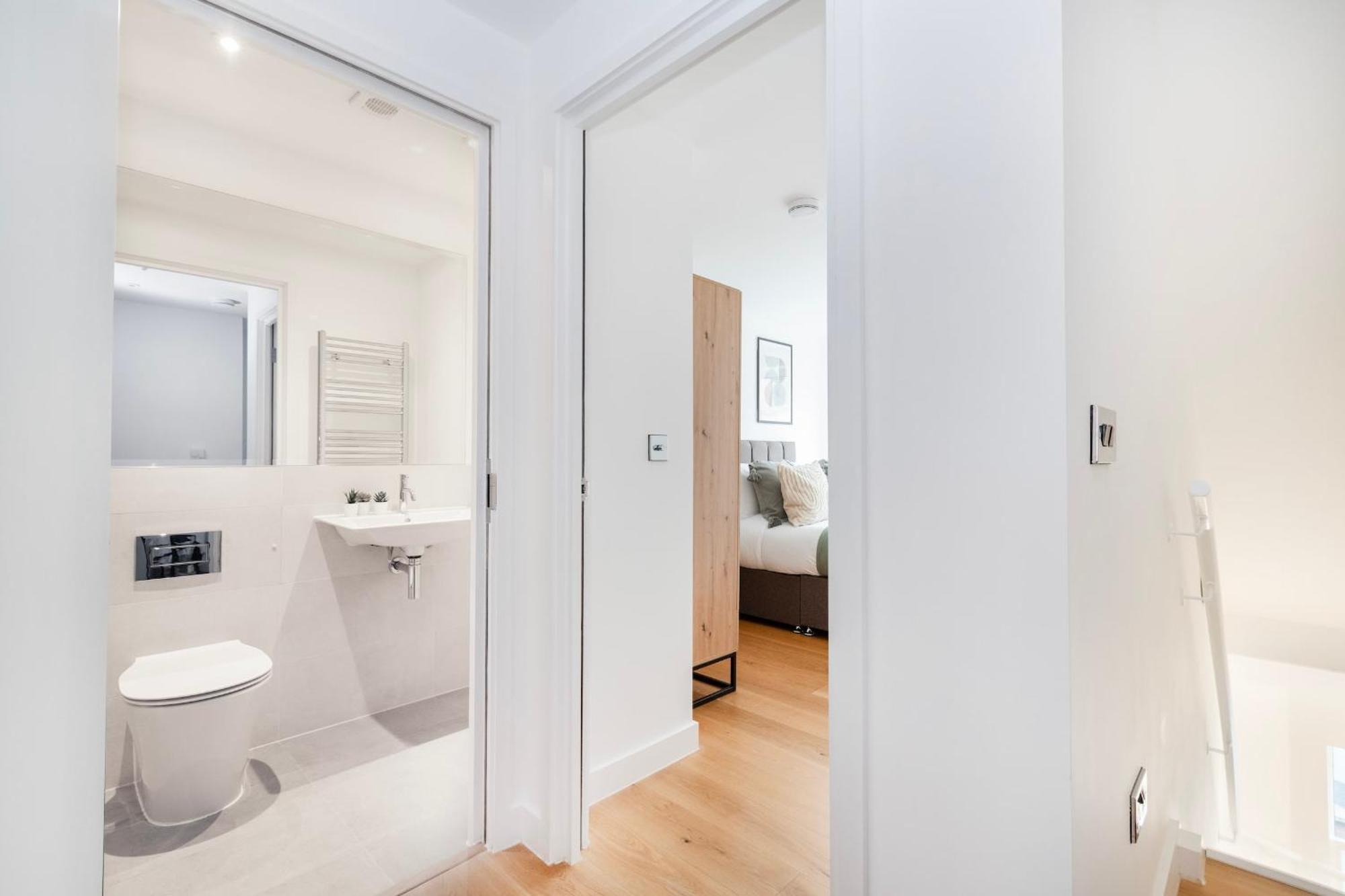 Fitzrovia & Soho - 2Br With Balcony - Cityapartmentstay London Exterior foto