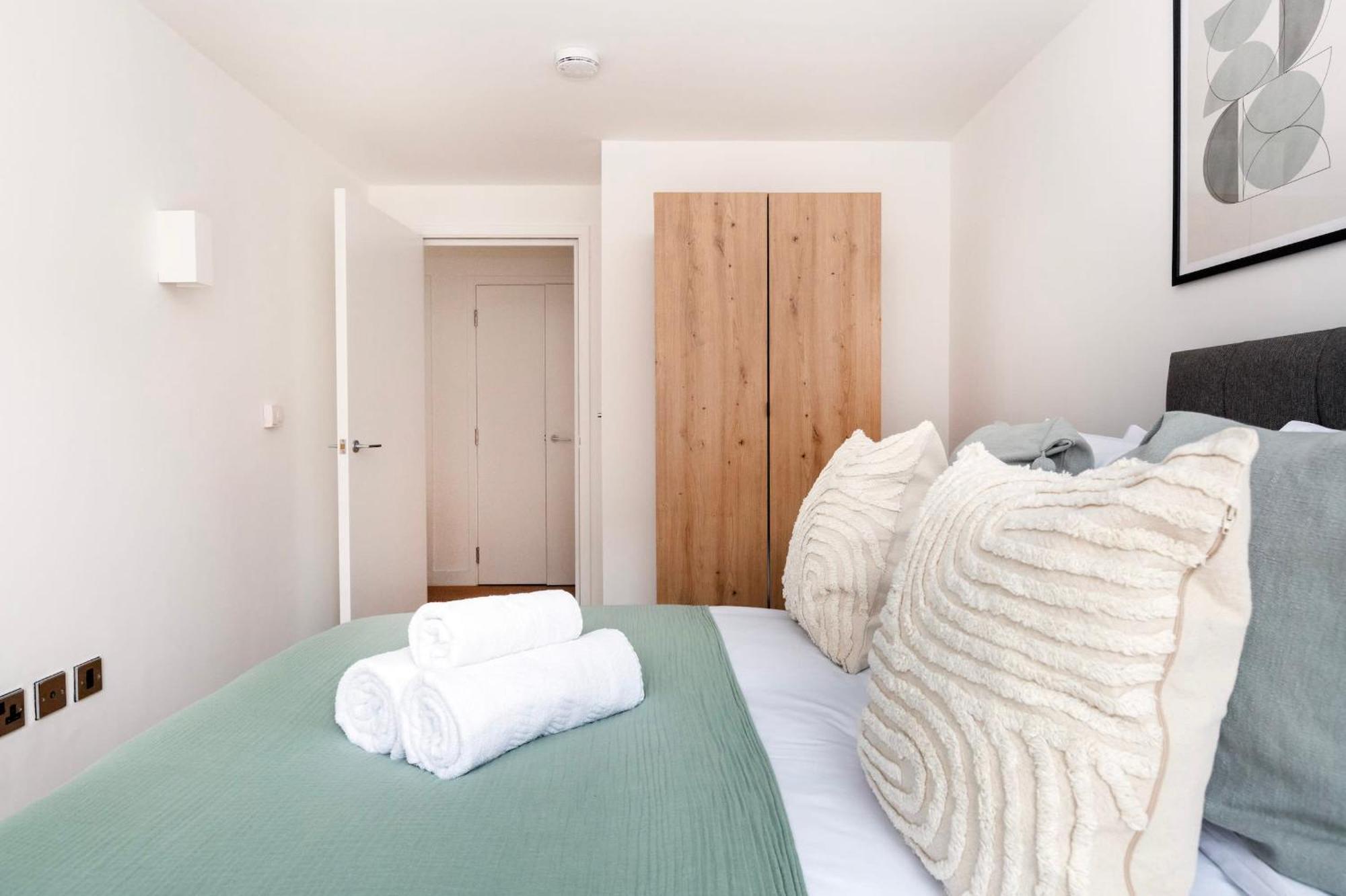 Fitzrovia & Soho - 2Br With Balcony - Cityapartmentstay London Exterior foto